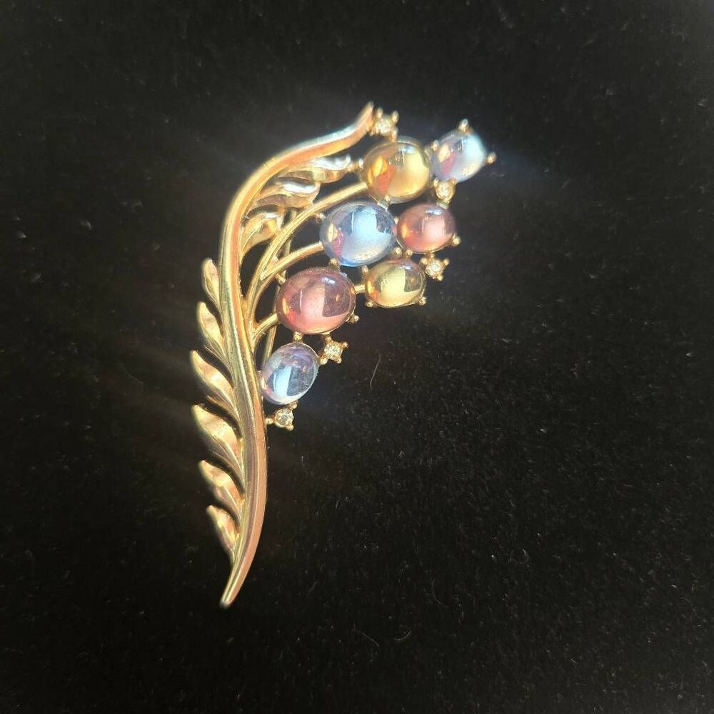 Trifari Reflections Jewel of Fantasy Brooch Pin Gold Tone Leaf Multi Color Caboc